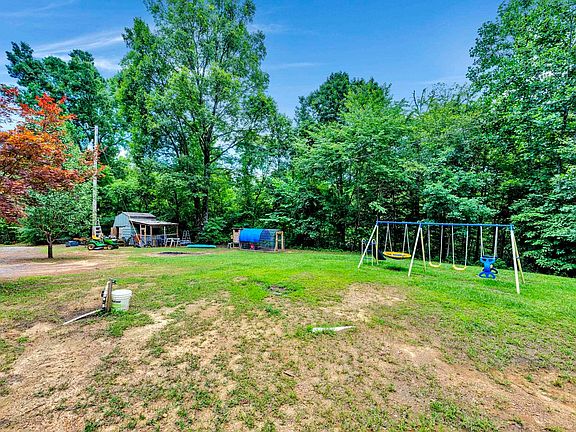 3rd image of 1095 County Road 25