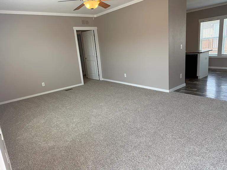 Oak Crest — Photo 20