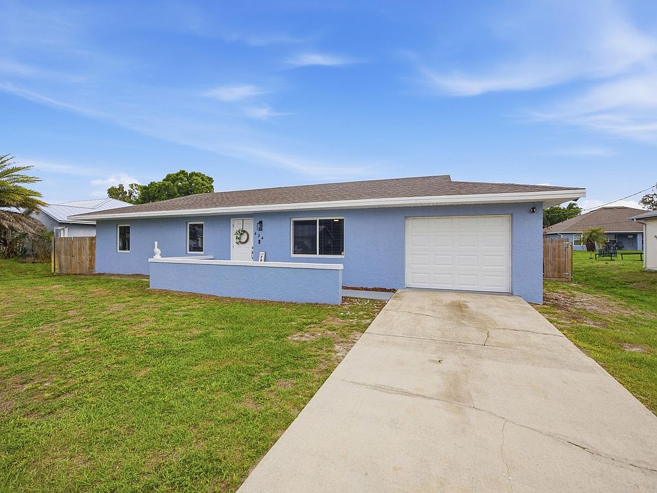 1st image of 424 SE Fallon Drive
