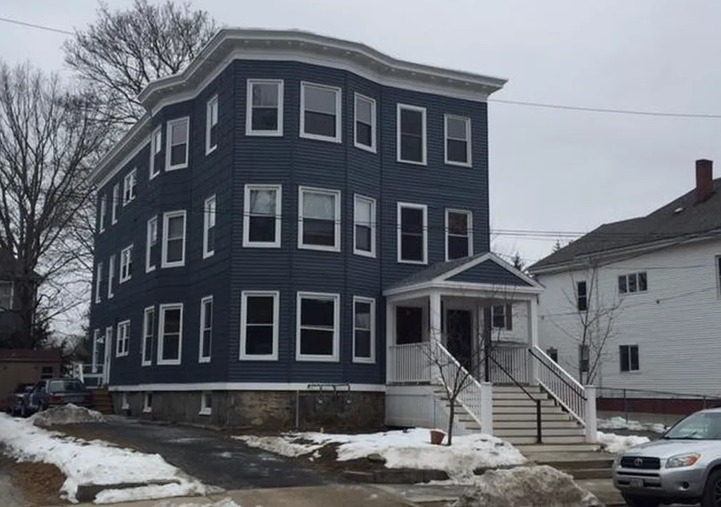 3 bed, $2,145 — Photo 2