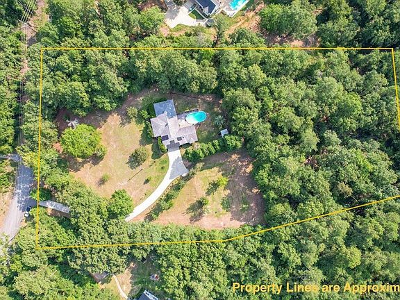5th image of 255 Hill And Dell Dr