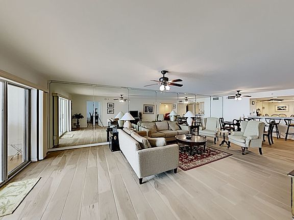 4th image of 7028 Sevilla Ct Unit 203