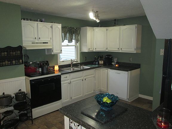 4th image of 10 Highland Ave