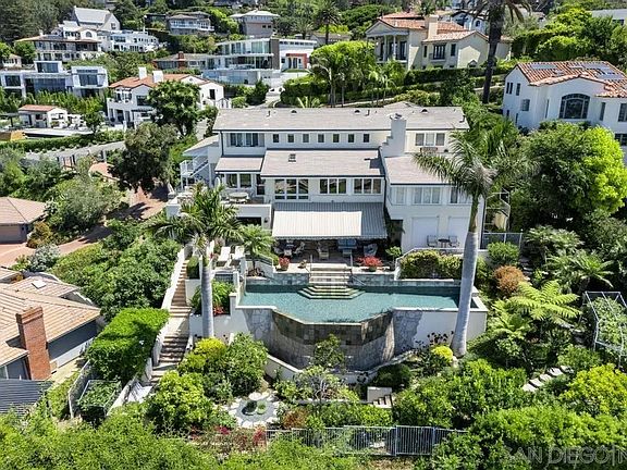 3rd image of 7272 Country Club Dr