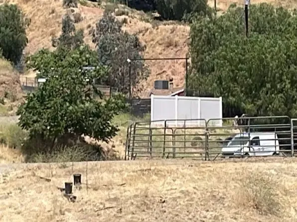 14743 Sierra Hwy, Canyon Country, CA 91390