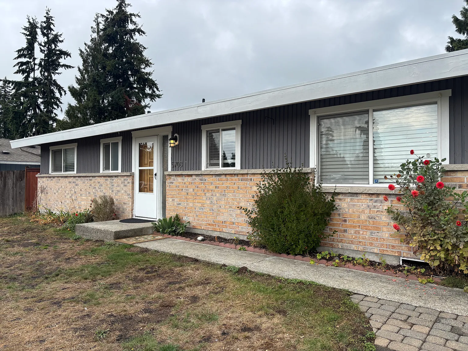 3 bed, 1200 sqft, $3,195 — Photo 3