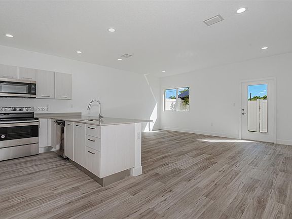 5th image of 1301 NW 27th Ave #1301
