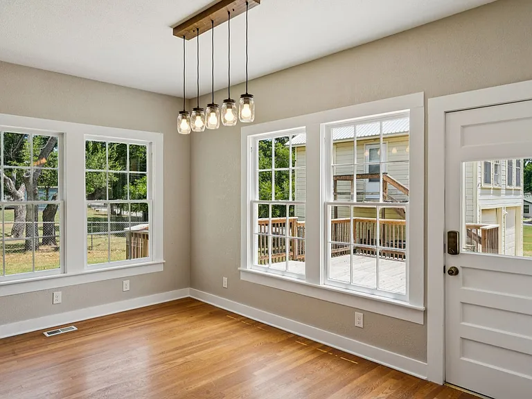 207 S Porter St — Photo 26