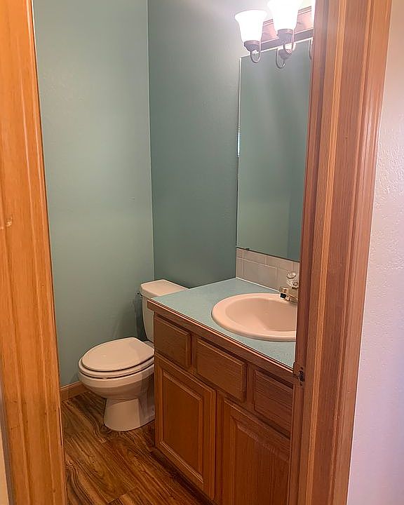 1/2 bath main floor