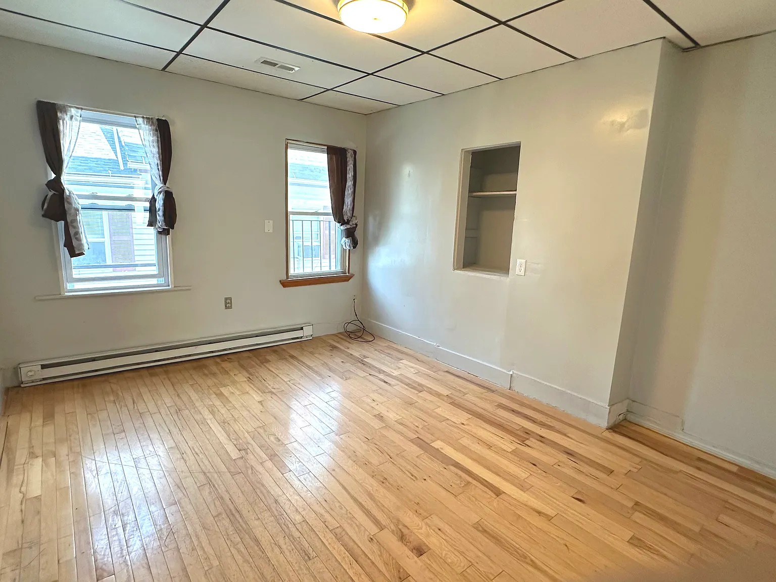 2 bed, 999 sqft, $1,950 — Photo 4