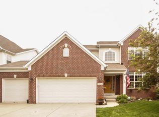 7828 Parkdale Dr, Zionsville, IN 46077