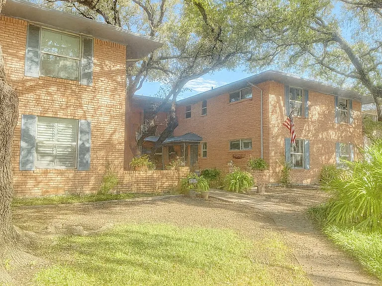 6159 Bandera Ave — Photo 2