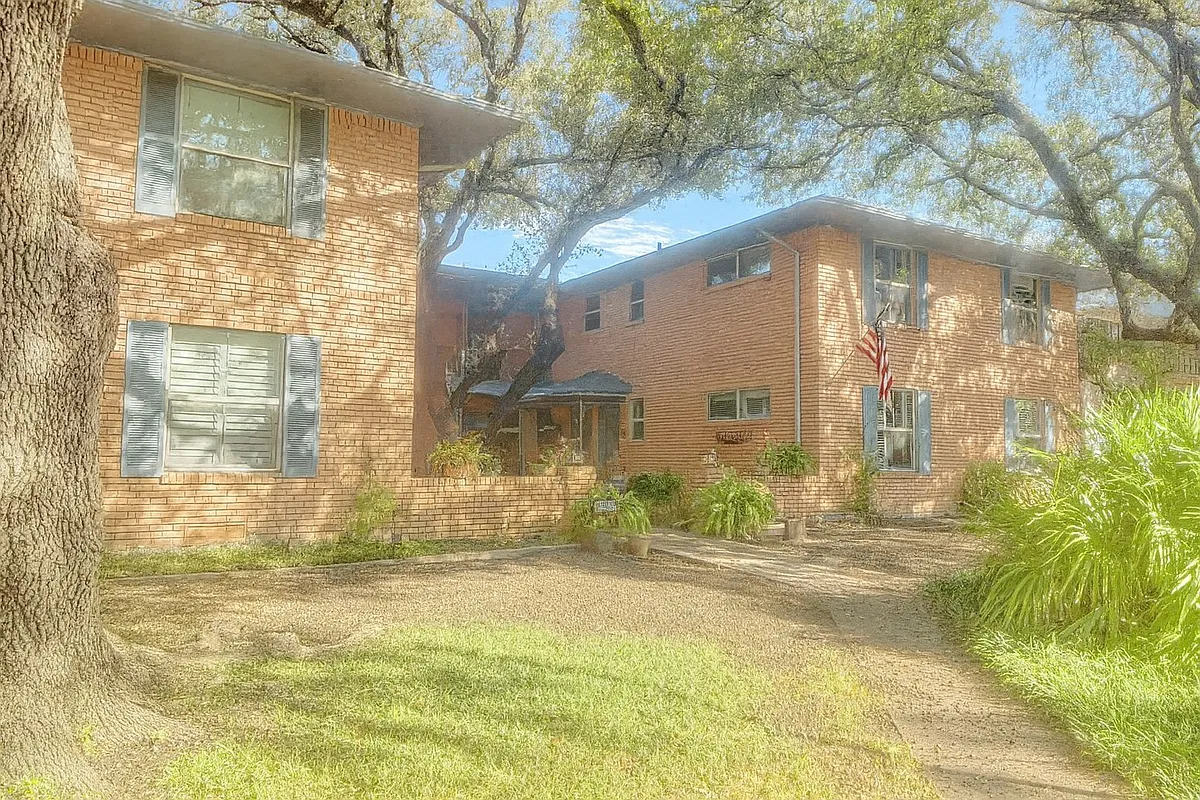 Building Photo - 6159 Bandera Ave