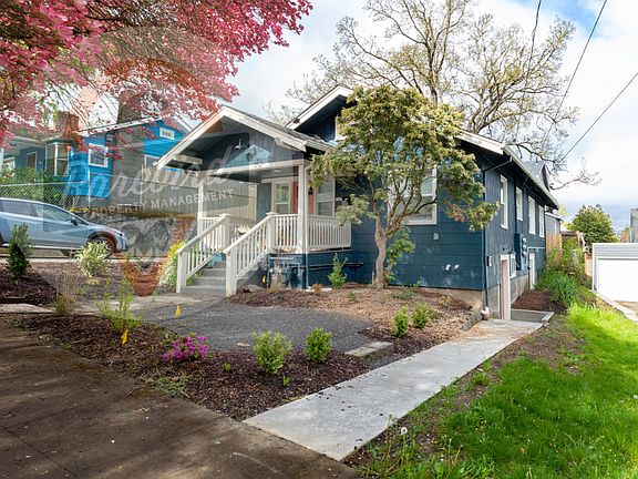 5th image of 2803 SE 49th Ave Unit C