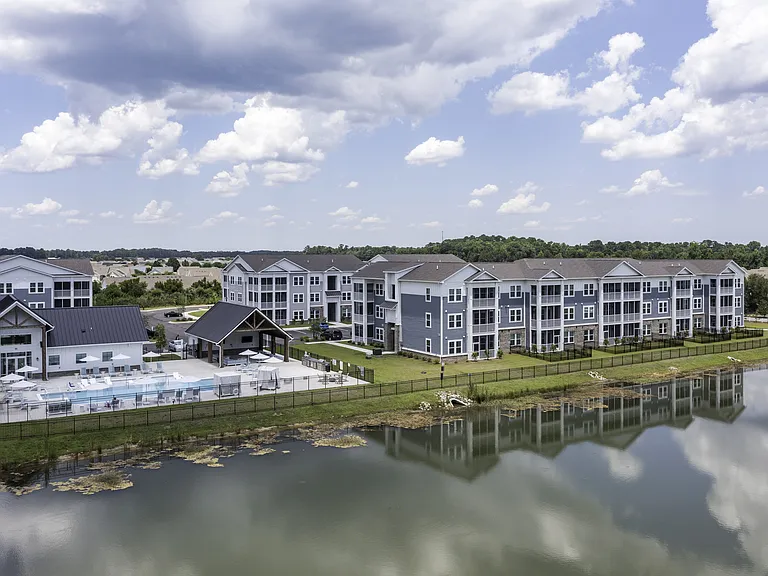 Anchor Pointe Apartments — Photo 37