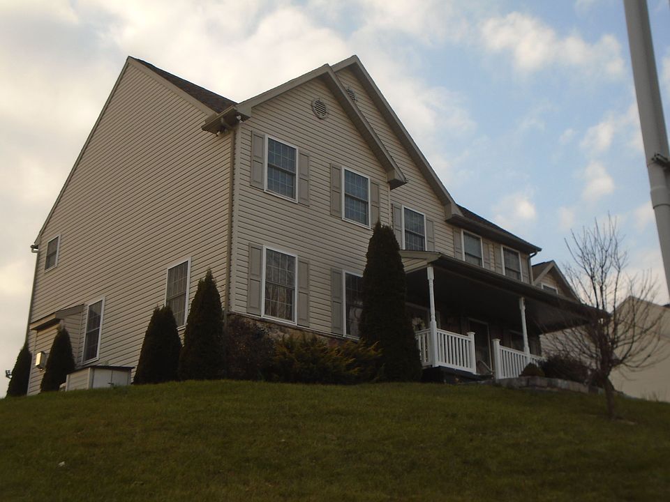 2nd image of 3900 Hilltop Ave