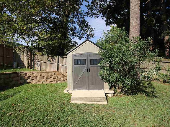 4th image of 3021 Marlboro St