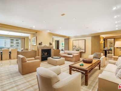 10375 Wilshire Blvd APT 9F, Los Angeles, CA, 90024