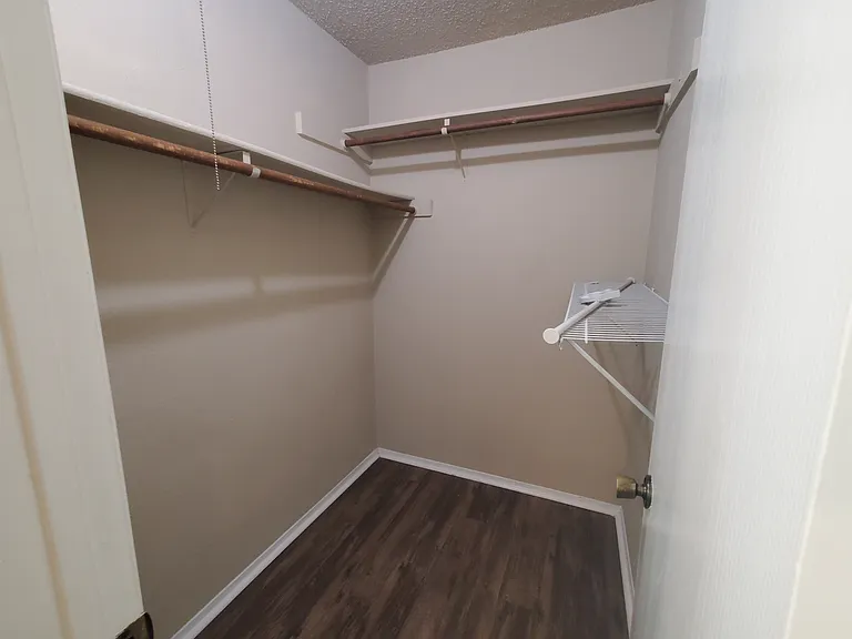 11904 Alpheus Ave #C — Photo 10