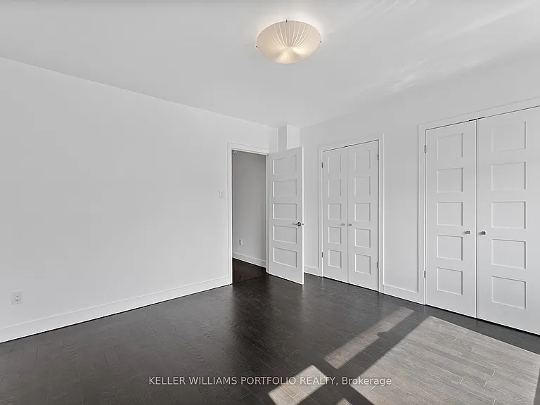 2118A Danforth Ave — Photo 21