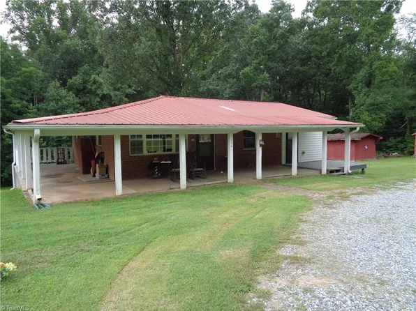 179 Franklin Dr, Thomasville, NC 27360