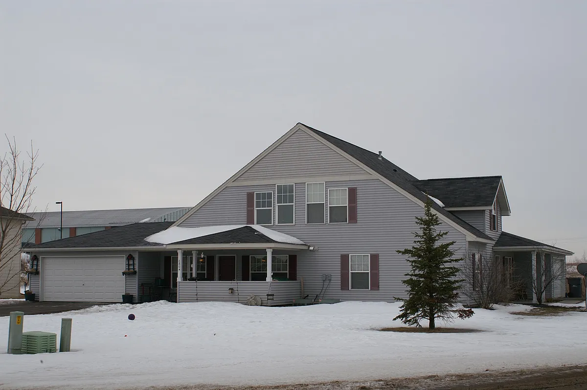 Building Photo - 680 Circle Pine Dr #A
