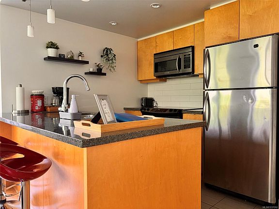 5th image of 760 Johnson St #208
