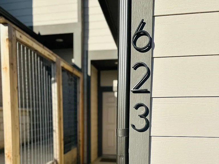 623 Parkline Dr — Photo 1