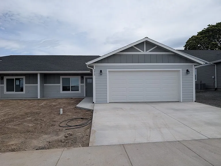 3411 Glacier Dr — Photo 2