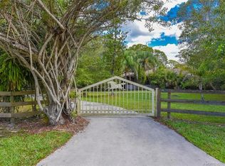 11165 SW Meadowlark Cir, Stuart, FL 34997