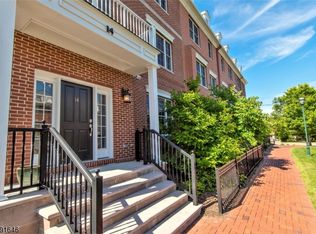 14 Gable Walk #14, Livingston, NJ 07039
