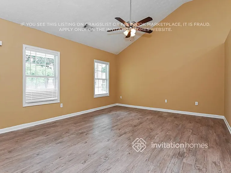 552 Bridgeport Pl — Photo 4