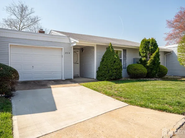 253 Belmar Rd #B, Monroe Township, NJ 08831