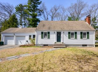 8 Pioneer Rd, Hingham, MA 02043