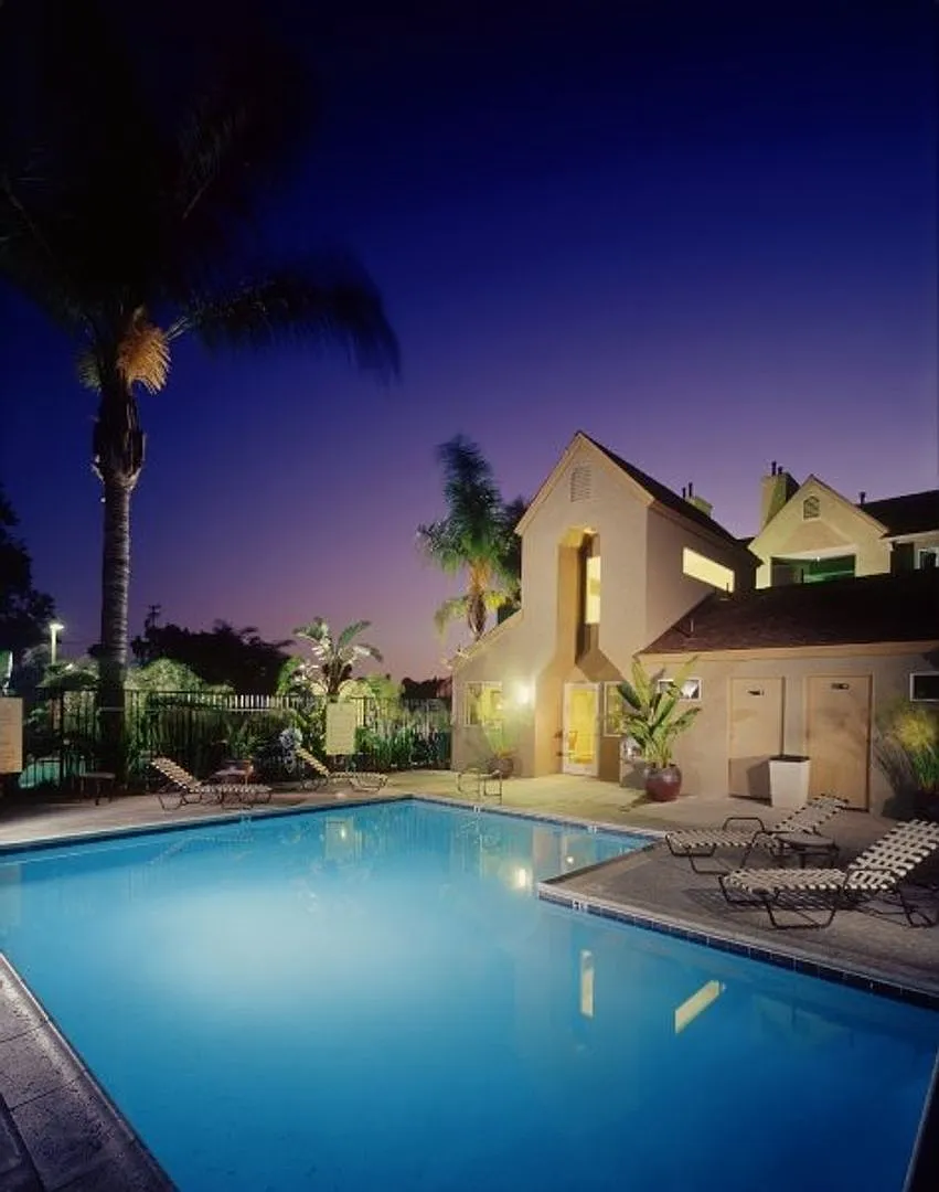 Building Photo - Sunset Ridge