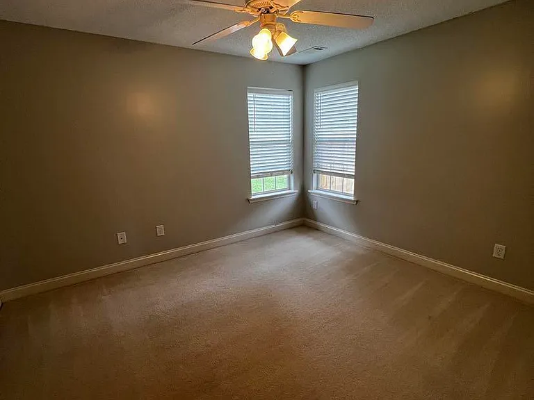 306 Hummingbird Ln — Photo 15