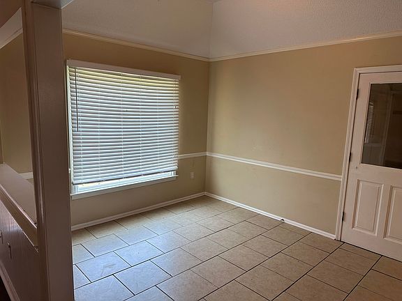 3rd image of 7211 Germantown Trl