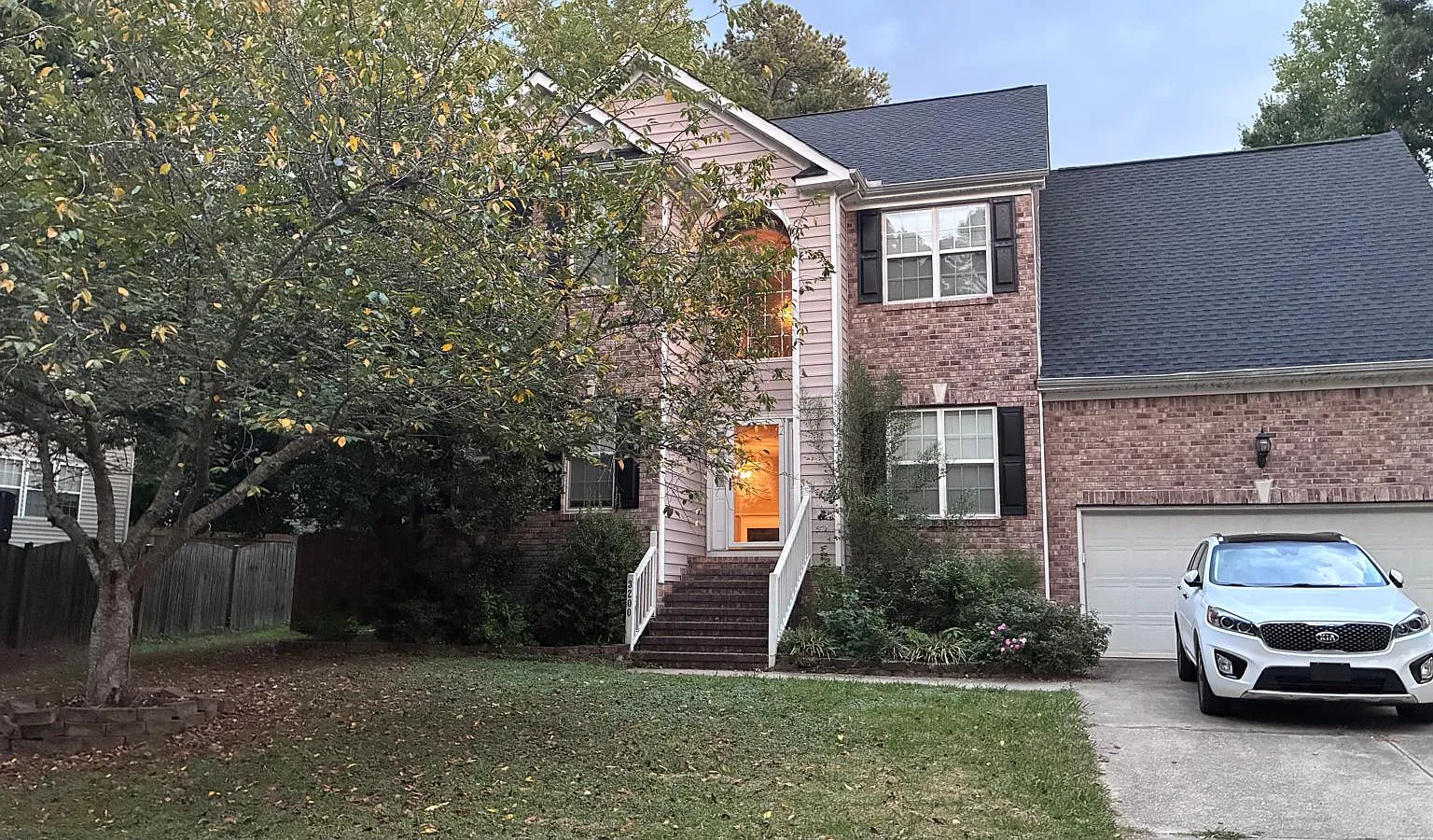 4 bed, 2.5 bath, 2496 sqft, $2,500 — Photo 1