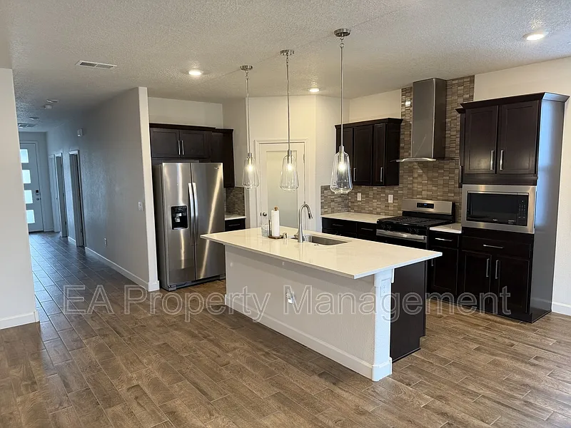 4 bed, 2.0 bath, 1697 sqft, $2,745 — Photo 1