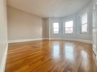 907 Boylston St APT 22, Boston, MA 02115