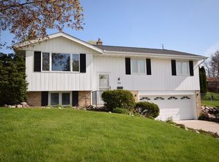 1206 Pear Tree Ct, West Bend, WI 53090