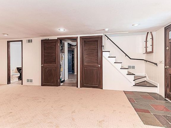 5th image of 8 Gillooly Dr