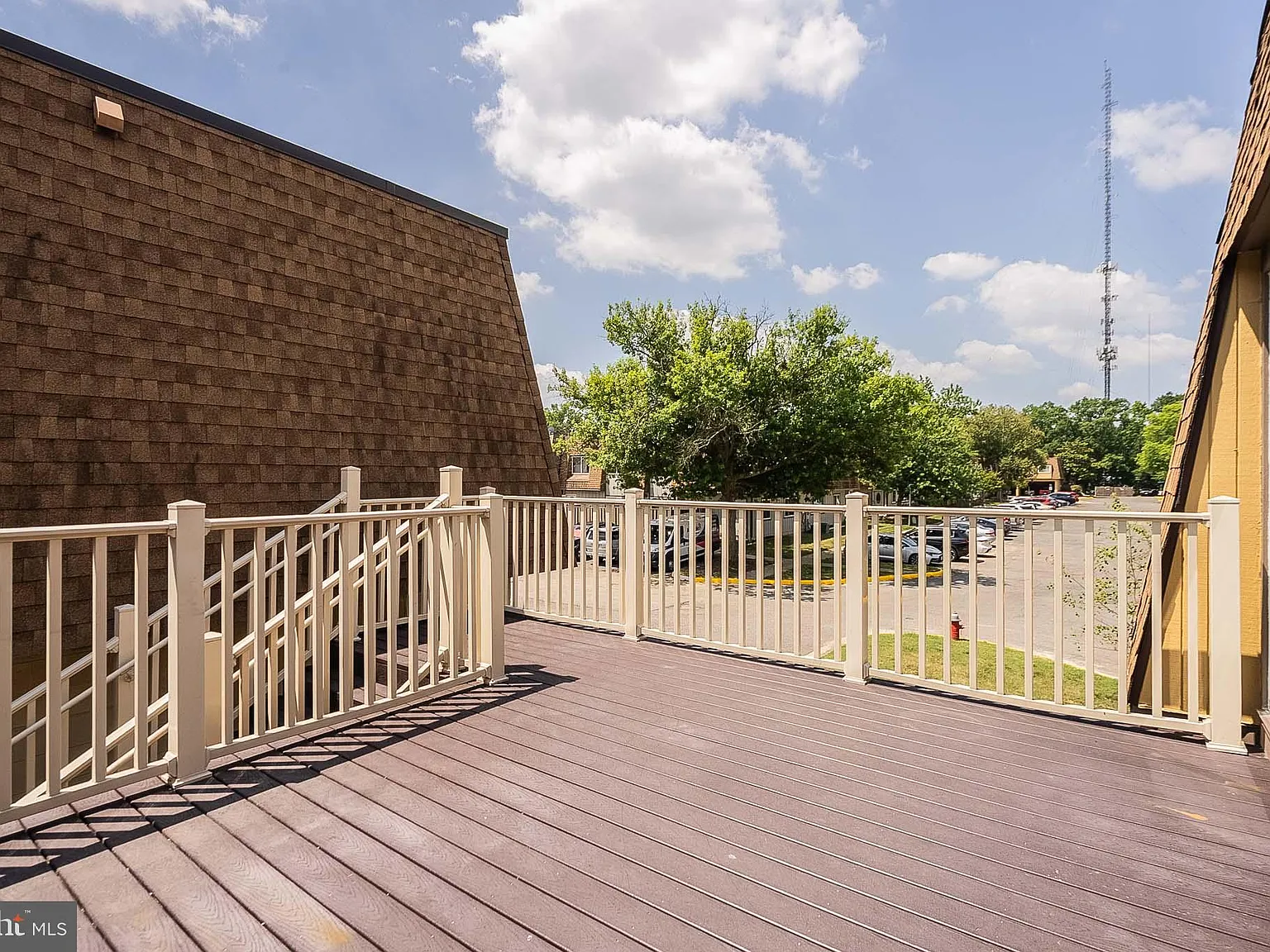 3 bed, 1232 sqft, $2,375 — Photo 4