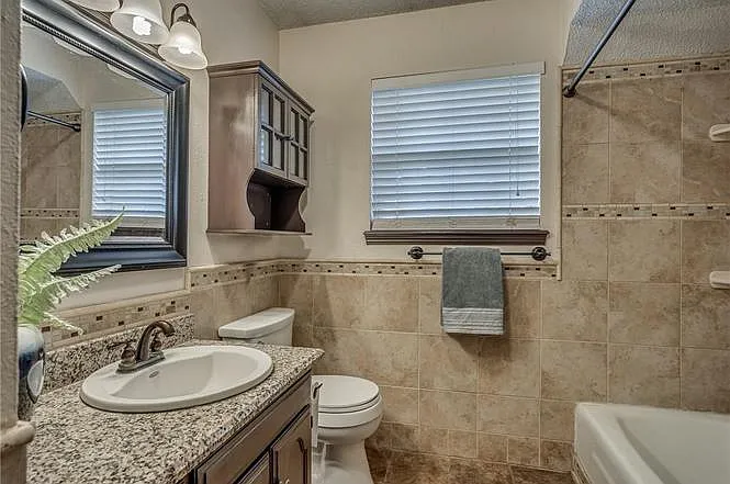 801 Robin Hill Rd — Photo 10