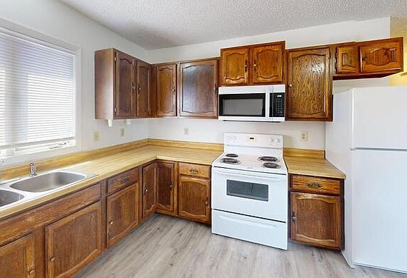 2nd image of 1500 1st Ave NW APT 4