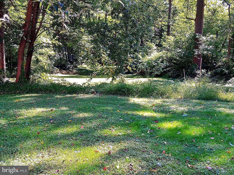 2nd image of 360 Marlboro Rd