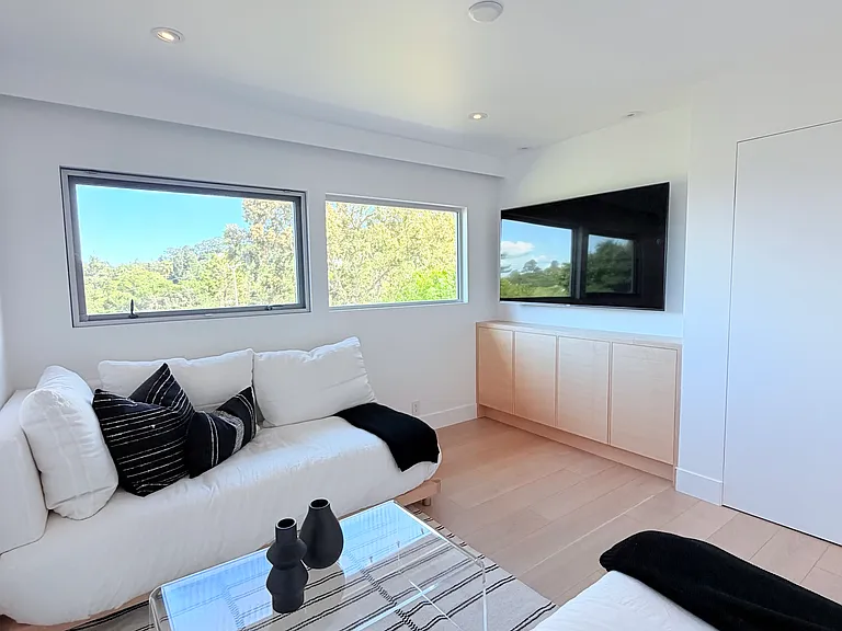 Main Dr — Photo 22