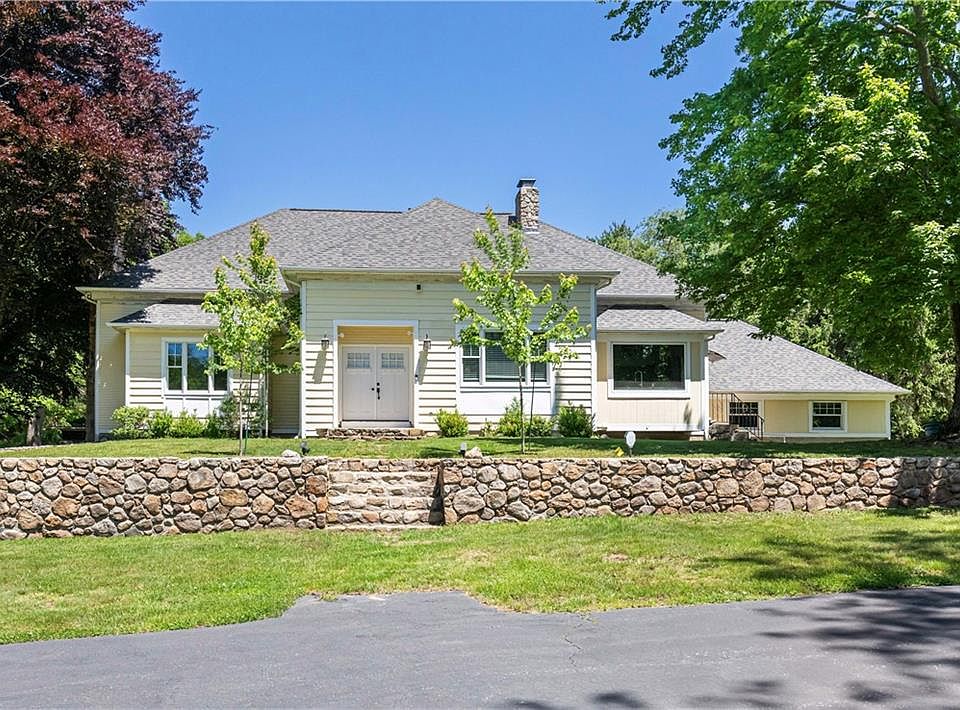 1st image of 80 Woodbridge Dr