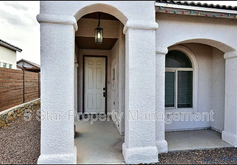 13136 Wellington Dr — Photo 5