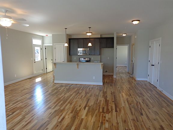4th image of 2813 M St #A